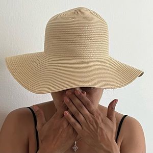 H&M Woven hat never worn